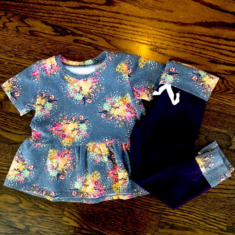 Gigi & Max purple floral short sleeve peplum and legging set 3t